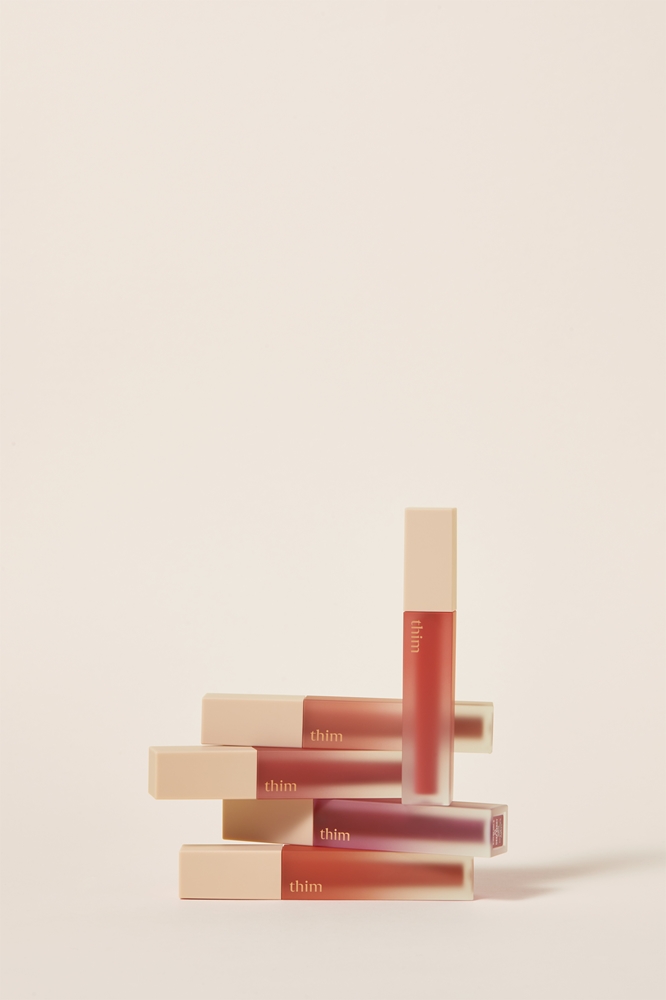 thim Sheer Matte Liquid Lip - Легкая матовая помада в жидкой форме, 4 г, оттенок 05 Deep Berry — фото 7